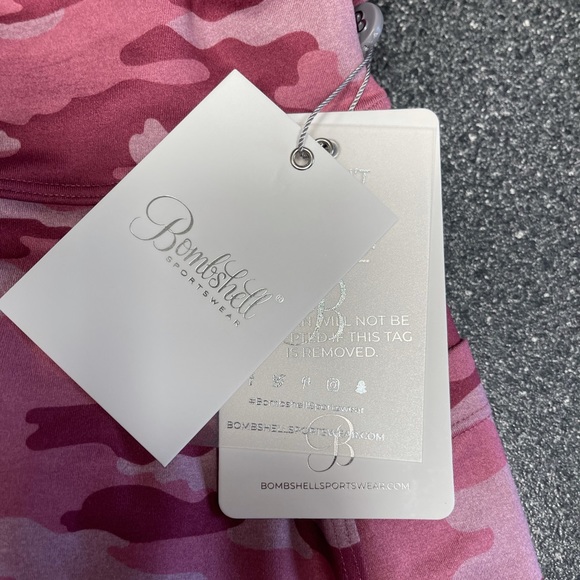 ❌Sold❌ Bombshell Sportswear leggings - Picture 5 of 8